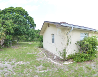 300 Darrow Avenue - Photo Thumbnail 5