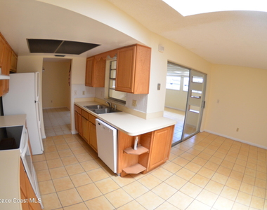 300 Darrow Avenue - Photo Thumbnail 16