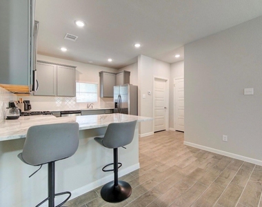 22827 Ephesus Avenue - Photo Thumbnail 7