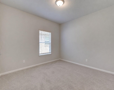 22827 Ephesus Avenue - Photo Thumbnail 4