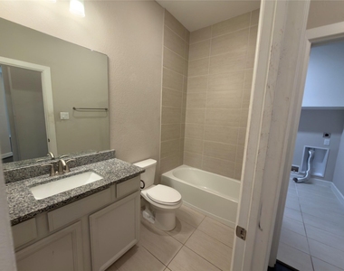 10727 Bridgeport Path Court - Photo Thumbnail 17