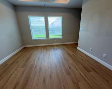10727 Bridgeport Path Court - Photo Thumbnail 15
