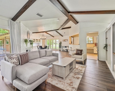 1217 Glade Street - Photo Thumbnail 4