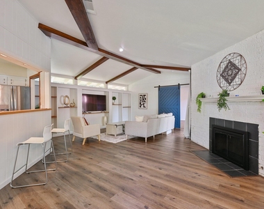 1217 Glade Street - Photo Thumbnail 7