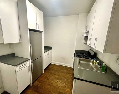 East 89th Street - Photo Thumbnail 2