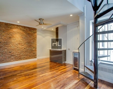 Lexington Avenue - Photo Thumbnail 2
