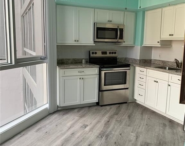 470 3rd Street S - Photo Thumbnail 4