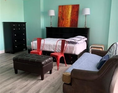 470 3rd Street S - Photo Thumbnail 2