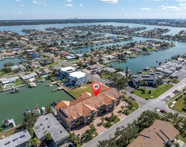 300 Capri Boulevard - Photo Thumbnail 45