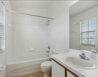 3310 Broken Bow Drive - Photo Thumbnail 10