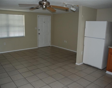 1624 Springdale Drive - Photo Thumbnail 21