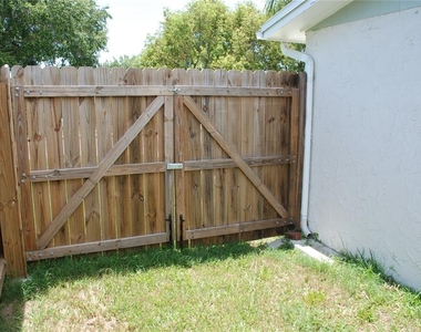 1624 Springdale Drive - Photo Thumbnail 5
