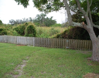 1624 Springdale Drive - Photo Thumbnail 7