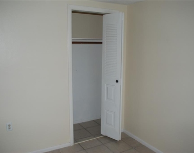 1624 Springdale Drive - Photo Thumbnail 19