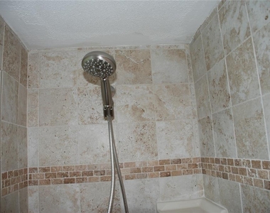 1624 Springdale Drive - Photo Thumbnail 17