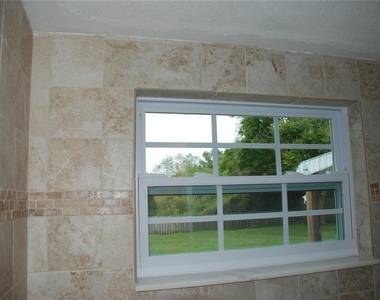 1624 Springdale Drive - Photo Thumbnail 16
