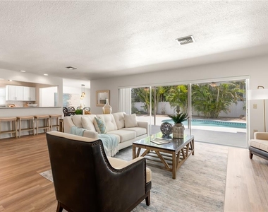 297 Monte Cristo Boulevard - Photo Thumbnail 10