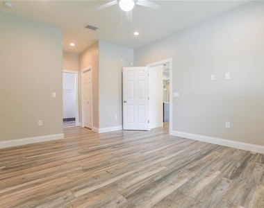 2369 Mistleto Lane - Photo Thumbnail 9