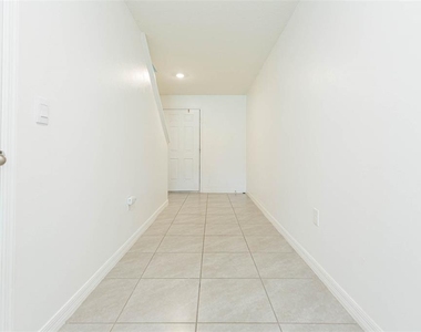 36703 Spanish Rose Drive - Photo Thumbnail 4