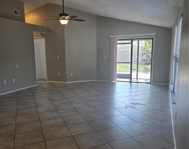 787 Arthurs Court - Photo Thumbnail 3