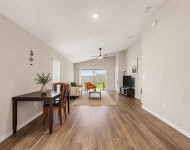 14919 Sterling Spur Avenue - Photo Thumbnail 7