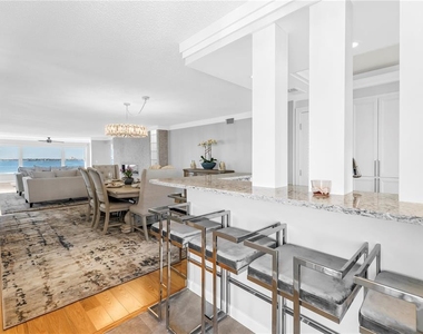 6020 Shore Boulevard S - Photo Thumbnail 4