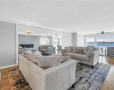 6020 Shore Boulevard S - Photo Thumbnail 18