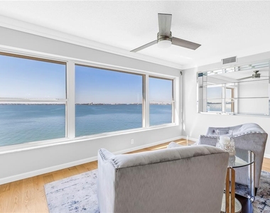 6020 Shore Boulevard S - Photo Thumbnail 20