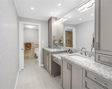 6020 Shore Boulevard S - Photo Thumbnail 27