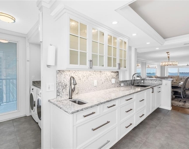 6020 Shore Boulevard S - Photo Thumbnail 9