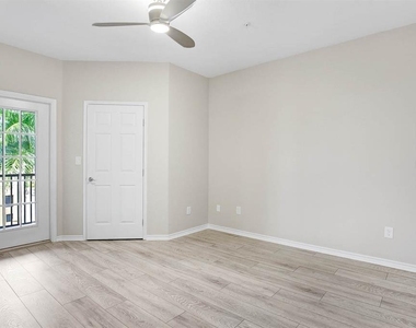 4311 Bayside Village Drive - Photo Thumbnail 13