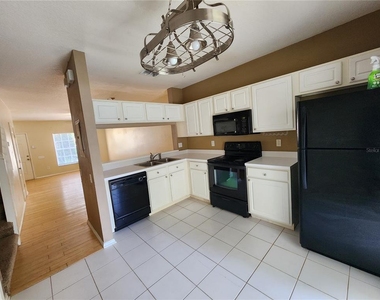 1317 Throckmorton Drive - Photo Thumbnail 6