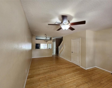 1317 Throckmorton Drive - Photo Thumbnail 5