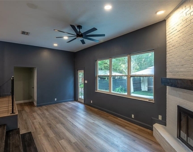 518 Crestover Drive - Photo Thumbnail 4