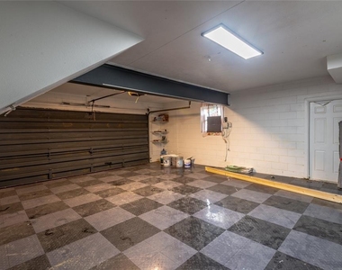 518 Crestover Drive - Photo Thumbnail 13