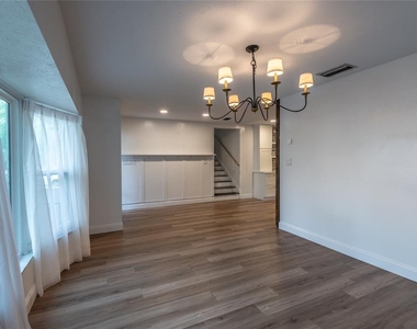 518 Crestover Drive - Photo Thumbnail 11
