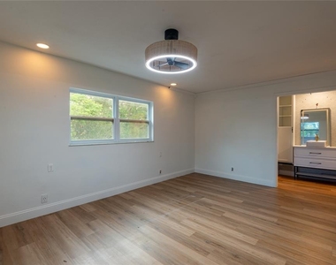 518 Crestover Drive - Photo Thumbnail 25