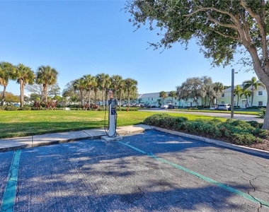 5110 Coquina Key Drive Se - Photo Thumbnail 18