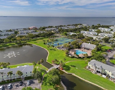 5110 Coquina Key Drive Se - Photo Thumbnail 22
