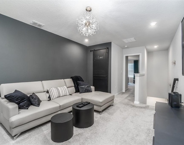 8518 Primrose Willow Place - Photo Thumbnail 18