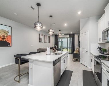 8518 Primrose Willow Place - Photo Thumbnail 12