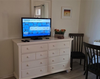 511 Plaza Seville Court - Photo Thumbnail 26