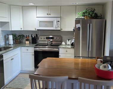 511 Plaza Seville Court - Photo Thumbnail 14