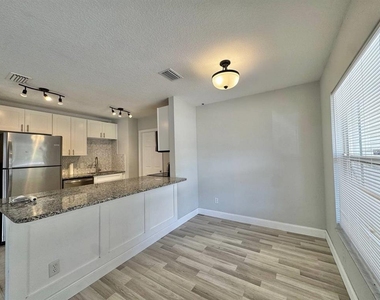 3212 E Emma Street - Photo Thumbnail 9