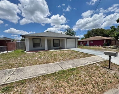 3212 E Emma Street - Photo Thumbnail 3