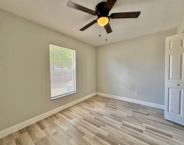 3212 E Emma Street - Photo Thumbnail 25