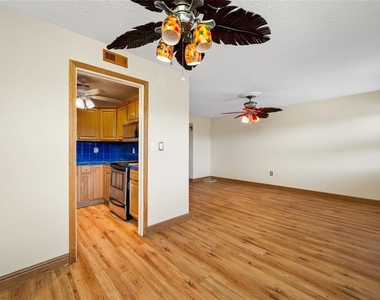 1001 77th Avenue N - Photo Thumbnail 4