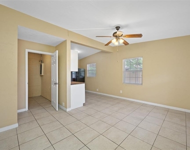 289 43rd Terrace Se - Photo Thumbnail 5