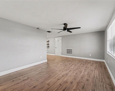 3528 Rock Royal Drive - Photo Thumbnail 5