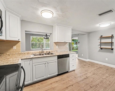 3528 Rock Royal Drive - Photo Thumbnail 9